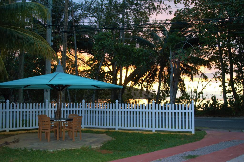 88 Days Self Catering Holidays & Accomodation Baie Lazare  Exterior photo